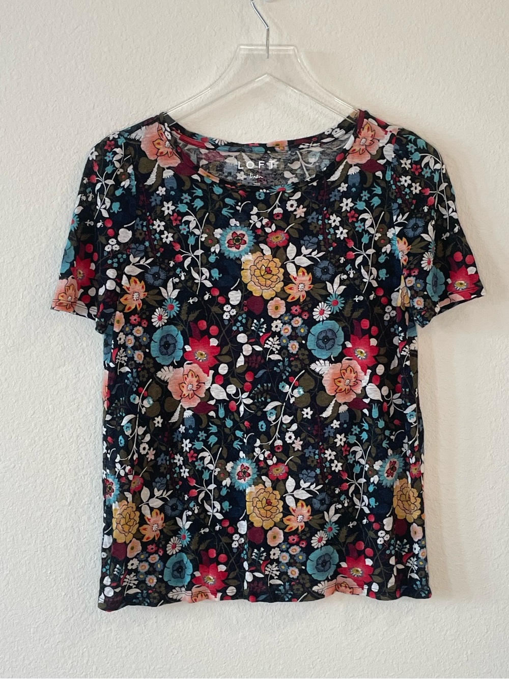 LOFT 100% Linen Black Floral Botanical Short Sleeve Tee